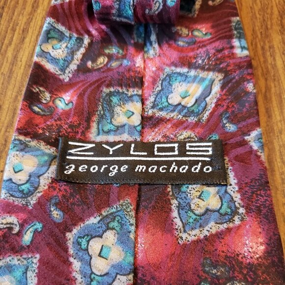 Zylos George Machado Silk Red and Blue Geometric 4 Inch Wide Men's Necktie - Picture 3 of 5